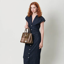 Load image into Gallery viewer, Islander The Medium Caillie Tote