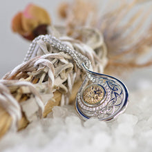 Load image into Gallery viewer, Boru Solstice Teardrop Pendant 18K Gold Bead