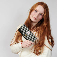 Load image into Gallery viewer, Islander The Large Clasp Purse