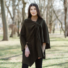 Load image into Gallery viewer, Saol Knitwear Lambswool Draped Shawl