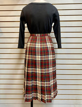 Load image into Gallery viewer, Late 70s-80s Alejean Kilt
