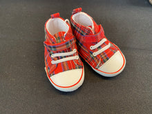 Load image into Gallery viewer, Baby Slippers (Glen Appin)
