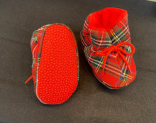Load image into Gallery viewer, Baby Slippers (Glen Appin)
