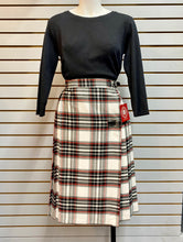 Load image into Gallery viewer, 1970’s Brobell Kilt (Made in Canada)
