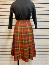Load image into Gallery viewer, 1980s Highland Queen Kilt
