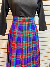 Load image into Gallery viewer, Vintage Full Wrap Pleat Kilt

