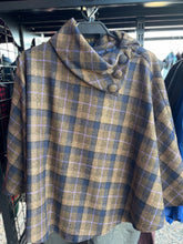 Load image into Gallery viewer, Mucros Poncho
