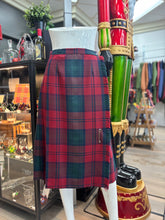 Load image into Gallery viewer, 80s Highland Queen Sportrite Kilt

