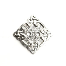 Load image into Gallery viewer, AP Four Knots Buttons 2pk
