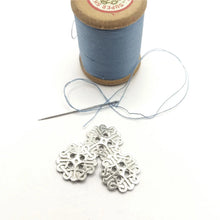 Load image into Gallery viewer, AP Contemplation Celtic Button 4pk
