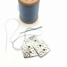 Load image into Gallery viewer, AP Double Plait Celtic Buttons 2pk
