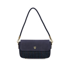 Load image into Gallery viewer, Islander The Caithness Clutch
