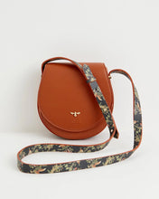 Load image into Gallery viewer, Fable A Night&#39;s Tale Tan Saddle Bag
