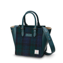 Load image into Gallery viewer, Islander The Medium Caillie Tote
