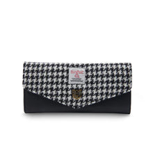 Load image into Gallery viewer, Islander The Large Clasp Purse
