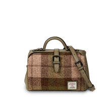 Load image into Gallery viewer, Islander The Medium Doctor Bag
