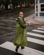 Load image into Gallery viewer, Mernini Petite Raincoats 42"
