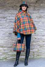 Load image into Gallery viewer, Mucros Poncho
