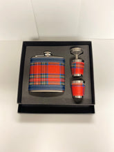 Load image into Gallery viewer, Royal Stewart Flask Set
